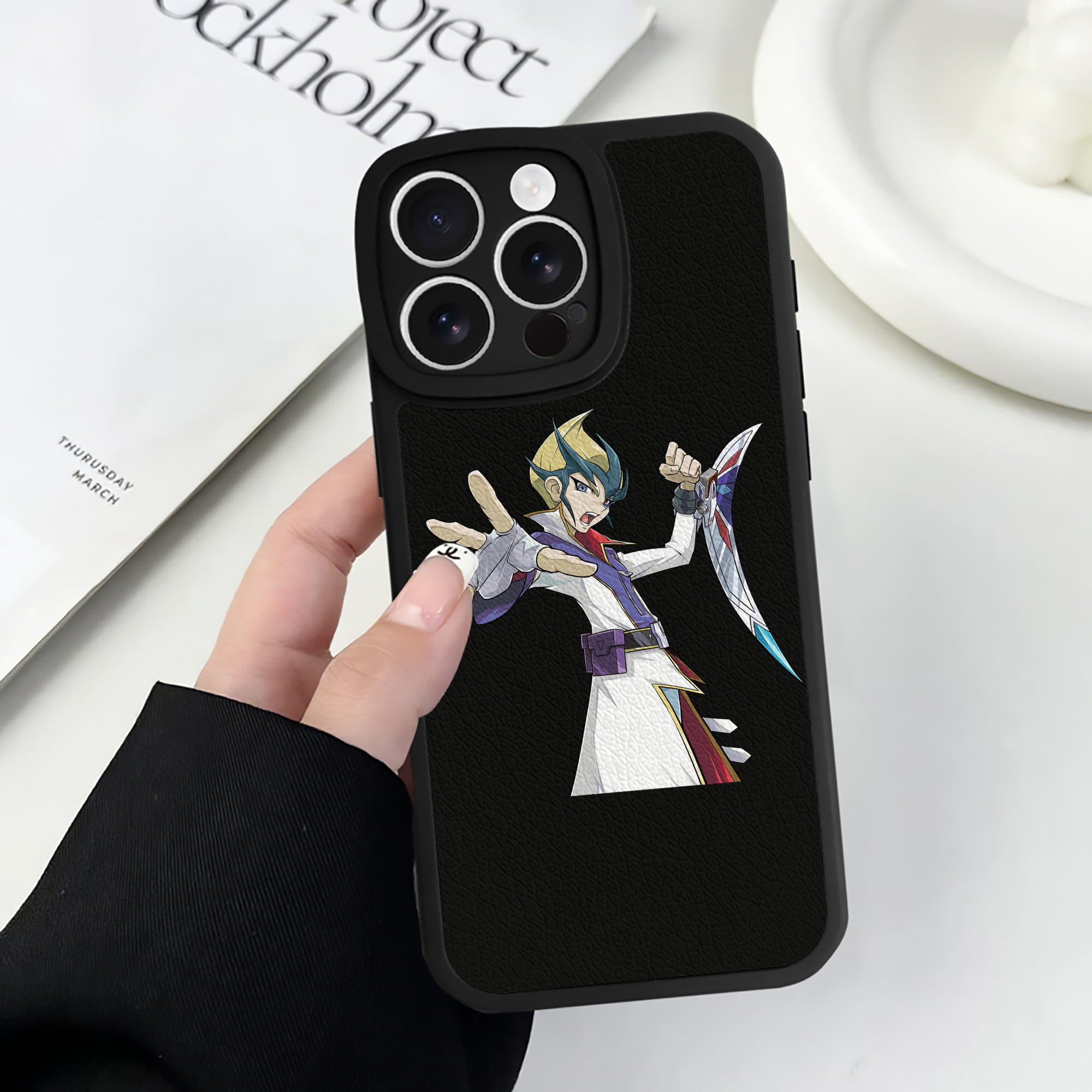 遊☆戯☆王 Yu-Gi-Oh! 【iPhone 16シリーズ対応】シリコンスマホケース（レザー調） 材質：シリコン